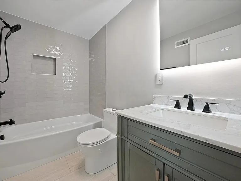 845 Summit St — Photo 5