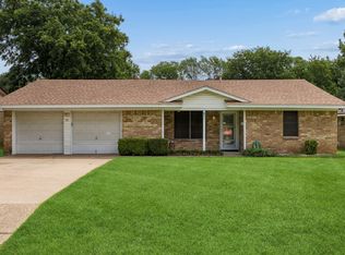 801 Broadway Ave, Euless, TX 76040
