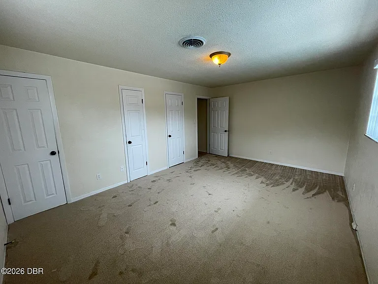 135 Kent Dr — Photo 18