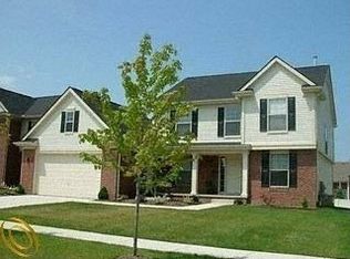 883 Grandview Dr, Commerce Township, MI