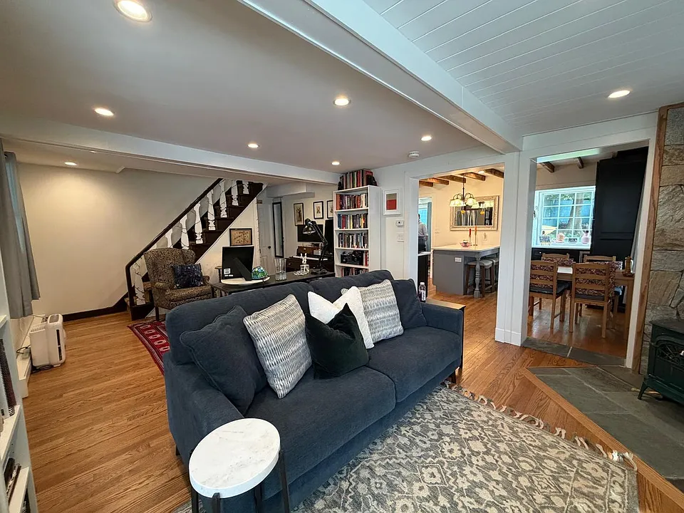1219 Maple Ave