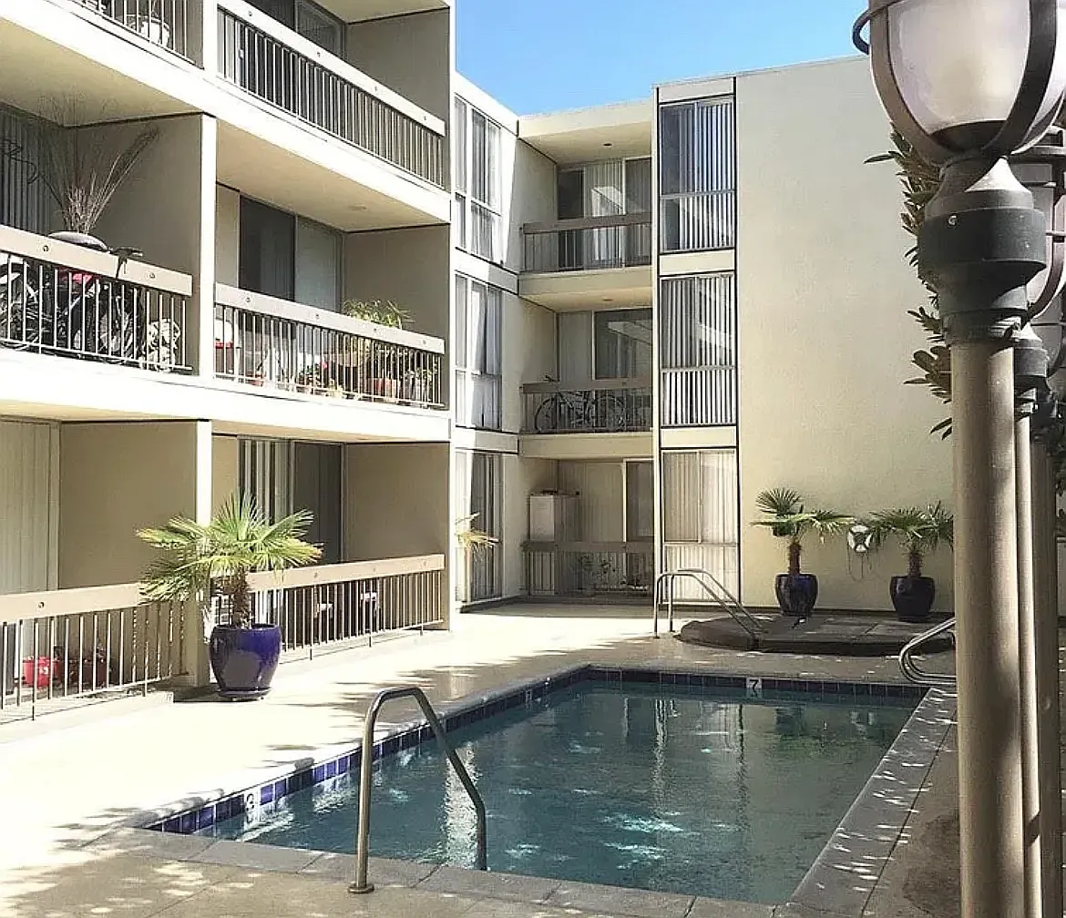 2 bed, 1300 sqft, $3,150 — Photo 1