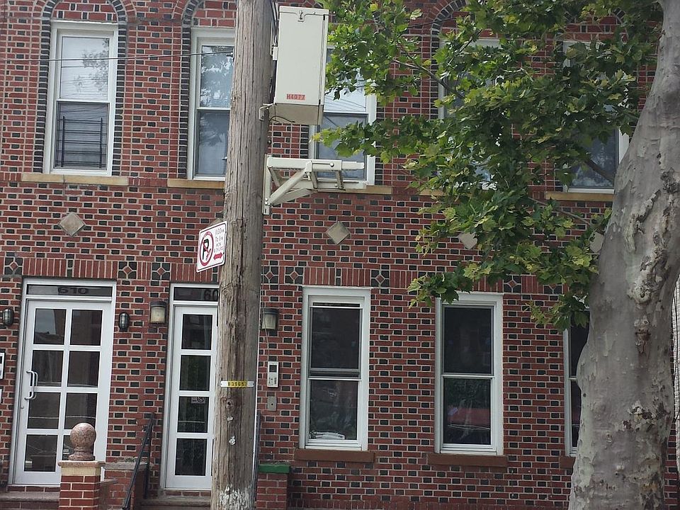 2nd image of 608 Osborn St APT 2R