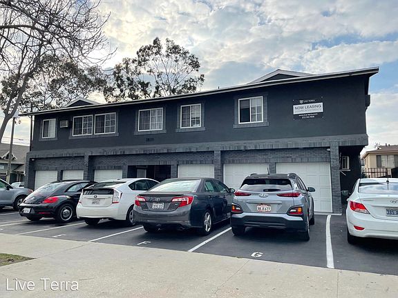 3rd image of 2831 Ellendale Pl
