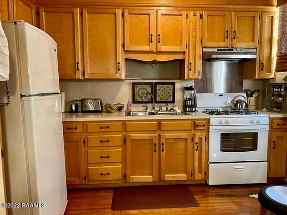 2nd image of 142 Constance Ave