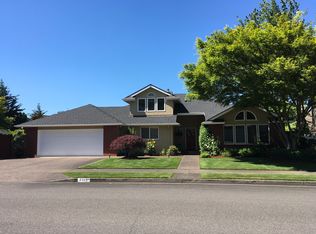 2155 Ridgeway Dr, Eugene, OR 97401