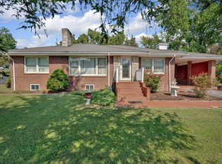 823 Leigh Ave, Pennington Gap, VA 24277