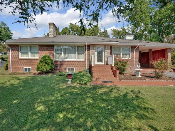 823 Leigh Ave, Pennington Gap, VA 24277