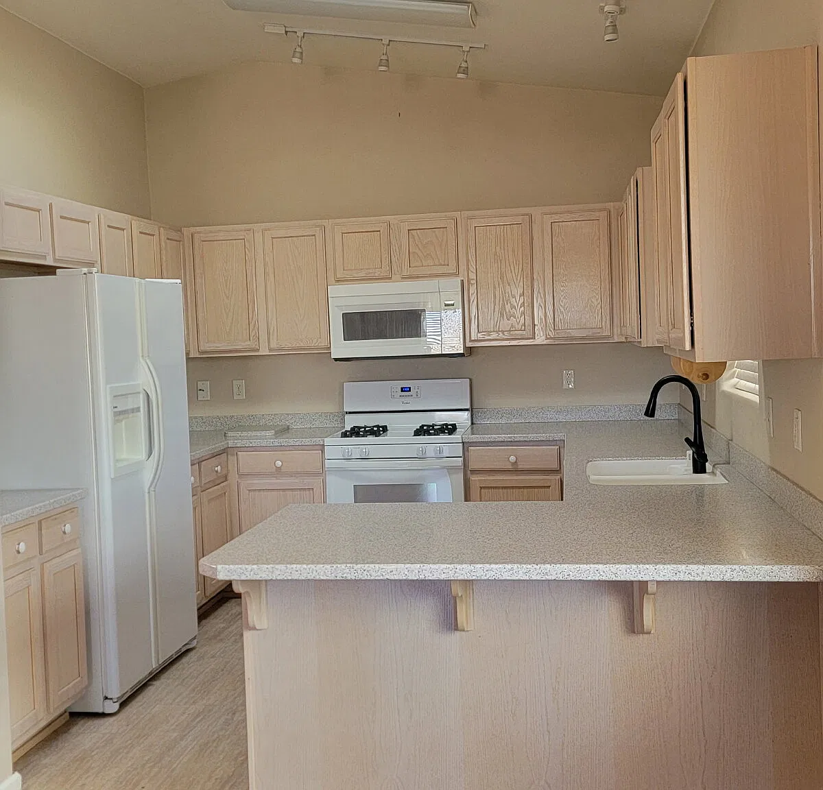 2 bed, 2.0 bath, 1474 sqft, $2,500 — Photo 4