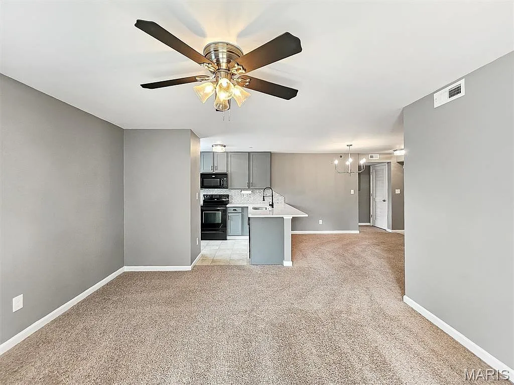 2 bed, 2.0 bath, 951 sqft, $1,800 — Photo 4