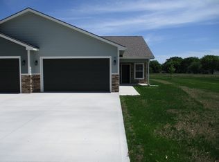 116 S Cleveland St, Garnett, KS 66032
