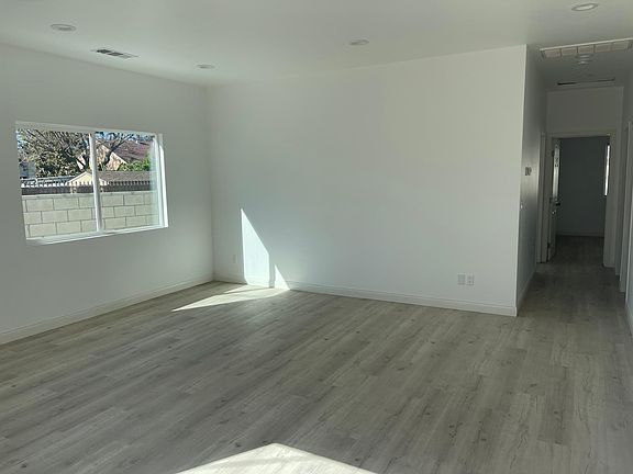 3rd image of 9443 Dorrington Ave