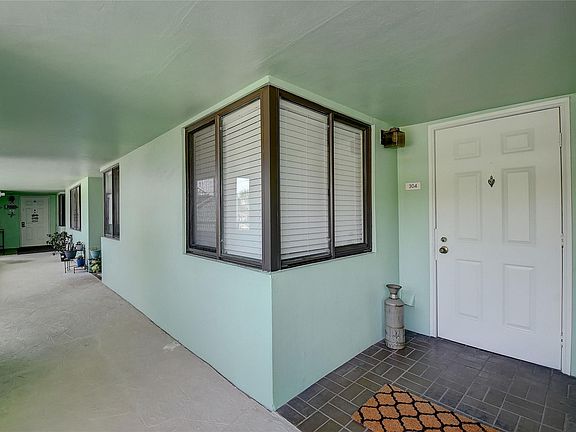 3rd image of 5884 Morningstar Circle #304