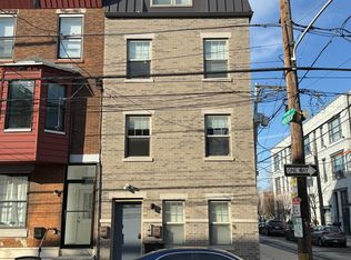 910 S 16th St FLOOR 3, Philadelphia, PA 19146