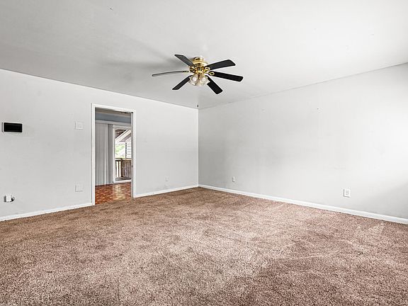 3rd image of 608 N Howell St