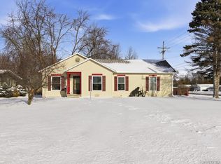 4008 Keewahdin Rd, Fort Gratiot, MI 48059