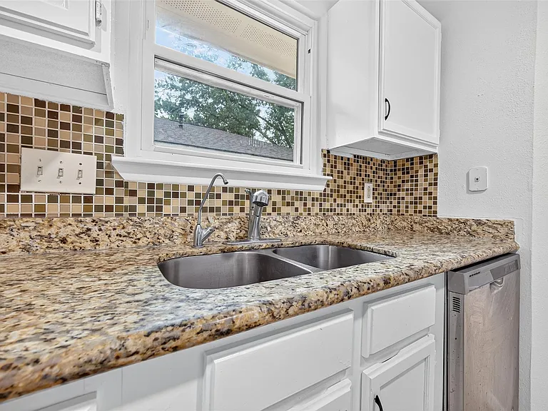 10419 Appleridge Dr — Photo 17