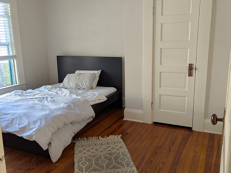 215 W Comanche Ave — Photo 8
