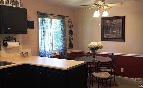 3rd image of 1081 Fernview Dr