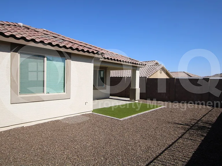 16535 W Desert Ln — Photo 18