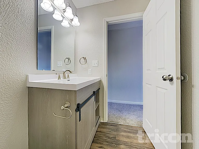 7321 Kimble Dr — Photo 8