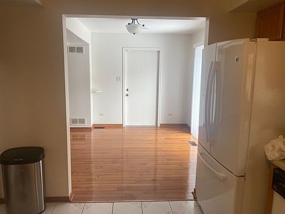 4th image of 3433 Huntley Ter