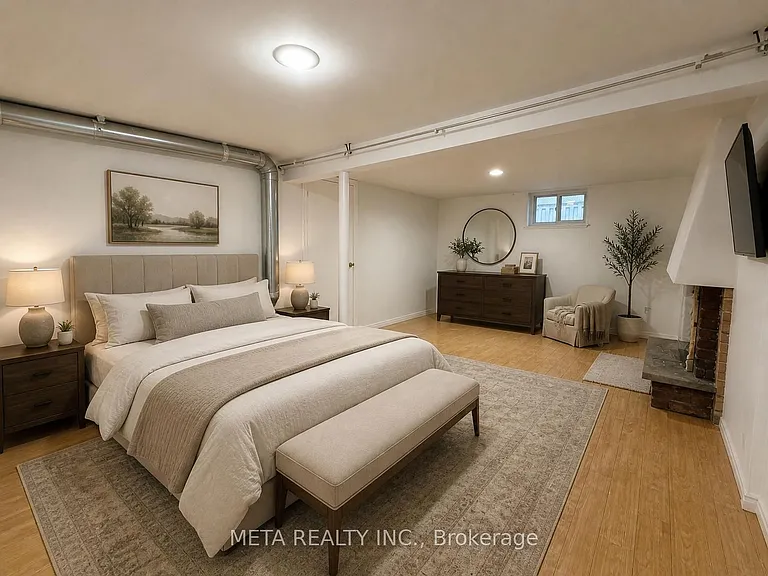313 Rossland Rd W — Photo 5