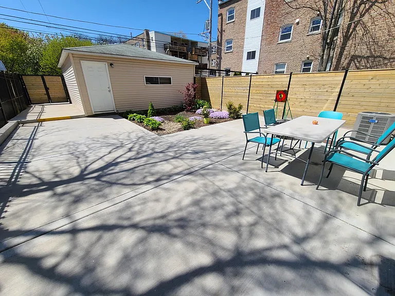 4642 N Saint Louis Ave #B — Photo 12