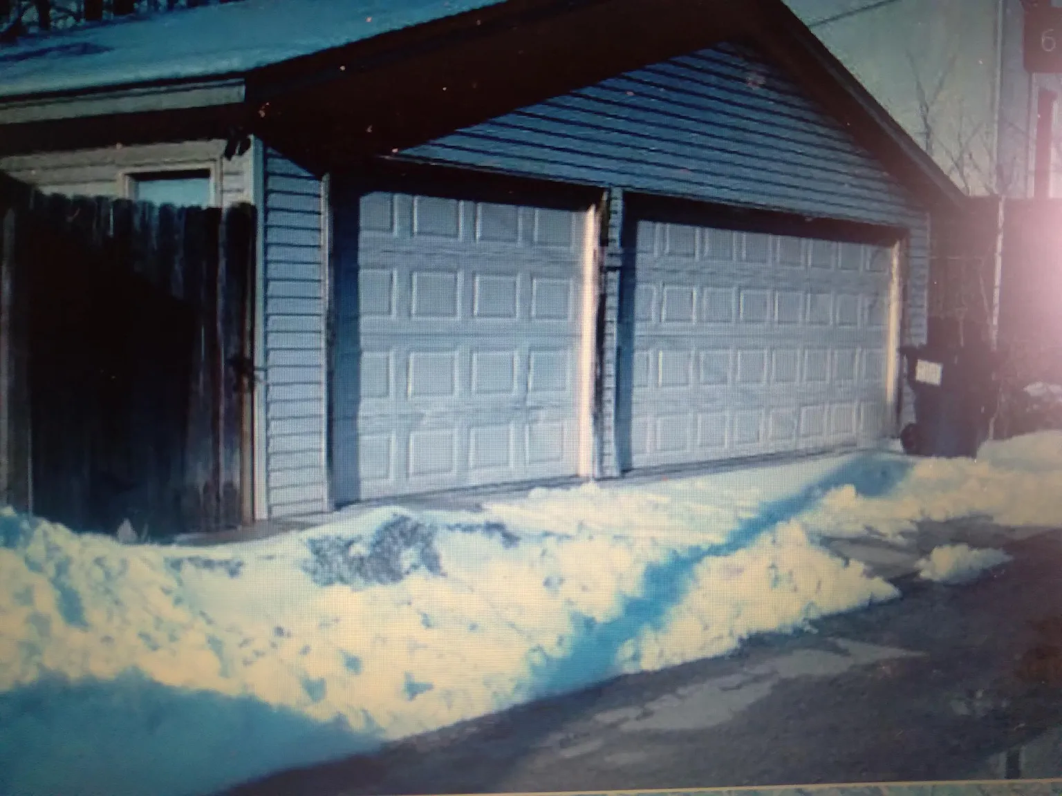 5 bed, 2.5 bath, 2120 sqft, $2,500 — Photo 2