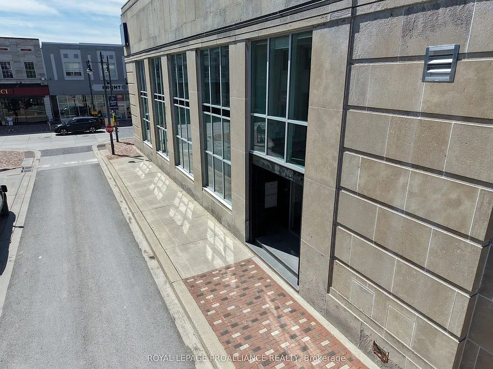 241 Front St #202