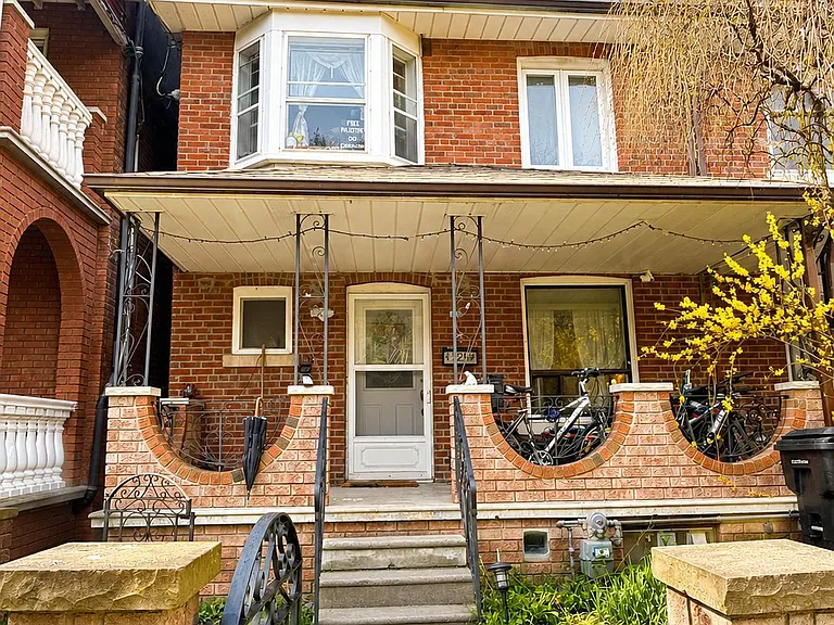 129 Essex St N #1 — Photo 1