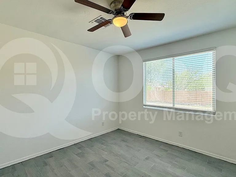 1265 E Kingman St — Photo 24