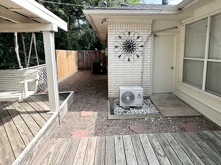 401 Lake Louise Ct — Photo 45