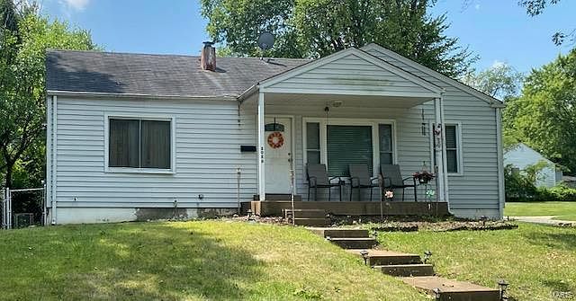 2nd image of 8048 Busiek Ave