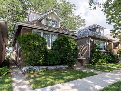 (Undisclosed Address), Berwyn, IL, 60402