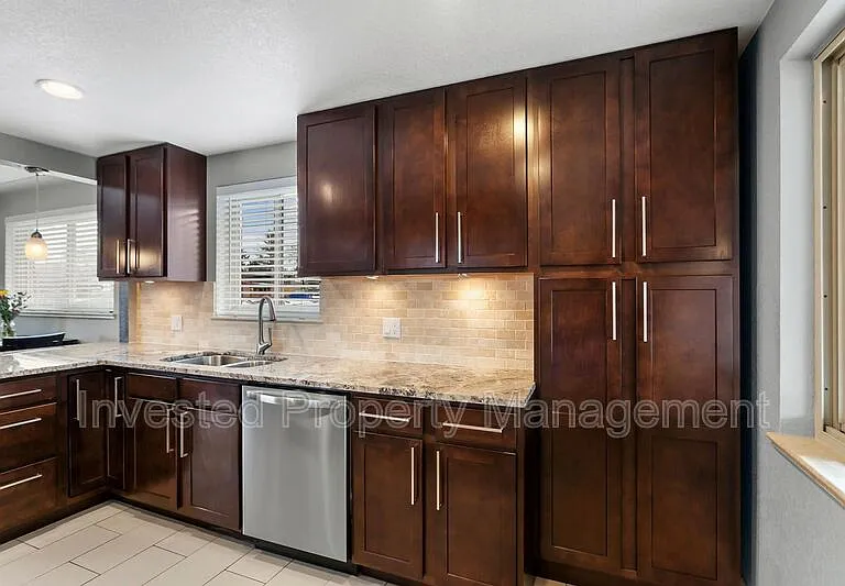 2591 S Raleigh St — Photo 7