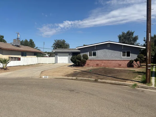 2120 Richard Ave, Sanger, CA 93657