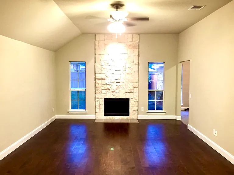9820 Williford Trl — Photo 3