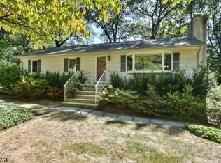 4 Dogwood Trl, Kinnelon, NJ 07405