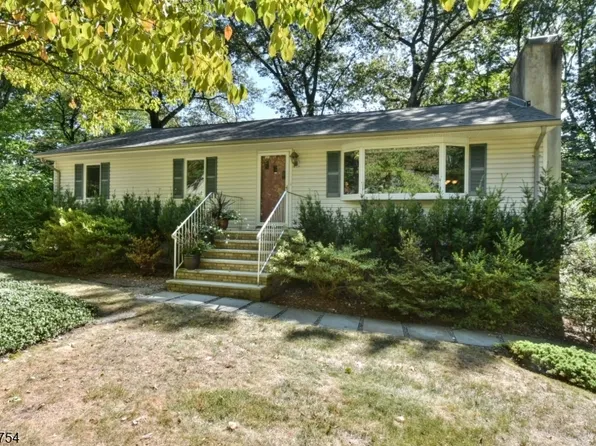 4 Dogwood Trail, Kinnelon Boro, NJ 07405