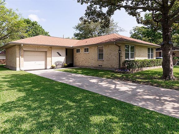 5th image of 606 Greenleaf Dr