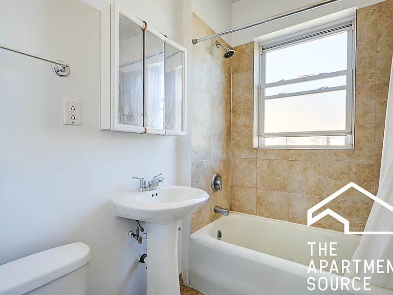 4402 N Rockwell St #3 — Photo 8