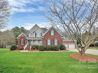 5212 Hickory Knoll Ln, Mount Holly, NC 28120