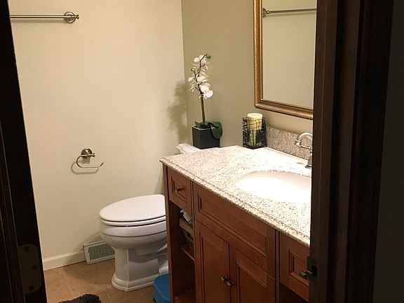 5th image of 4406 Hillcrest Dr