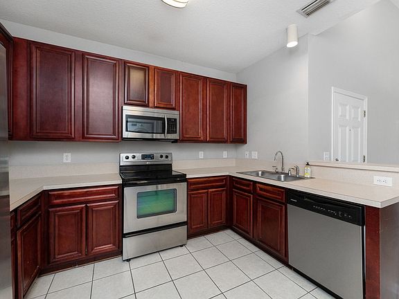 2nd image of 8226 Green Parrot Rd Unit 308