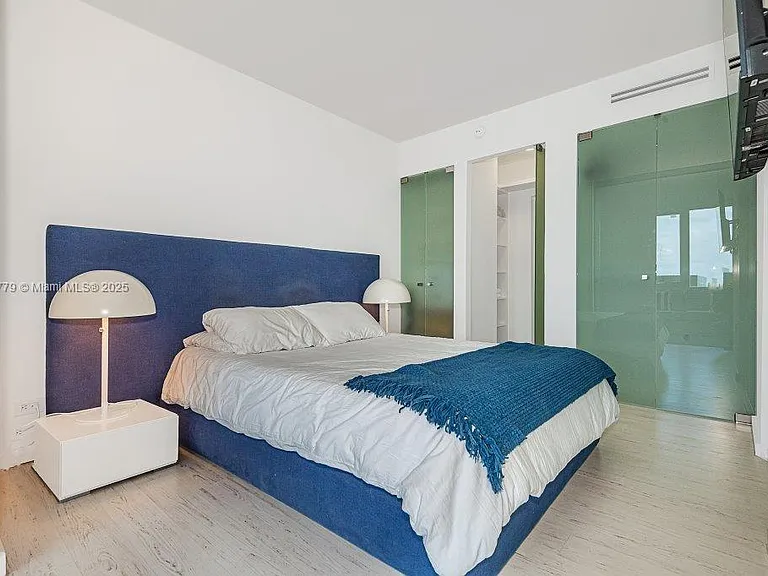 2301 Collins Ave #1032 — Photo 2