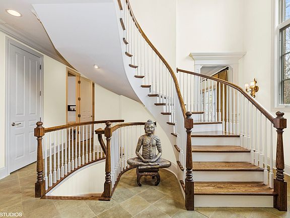 4th image of 1846 Elmwood Dr