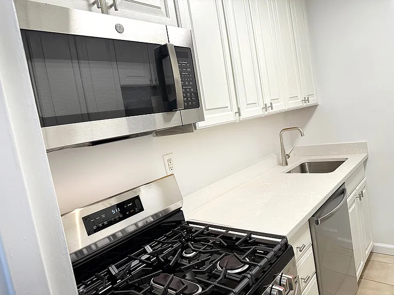 392 Central Park W #6T — Photo 10