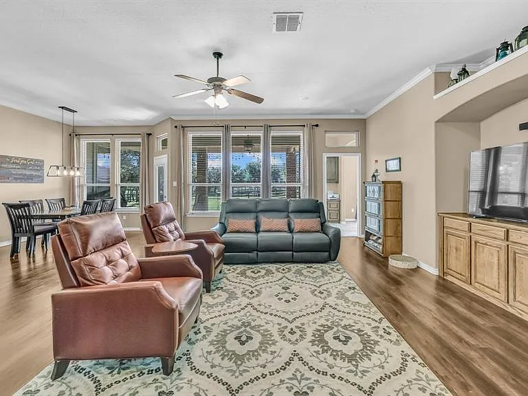 Highland Dr — Photo 14