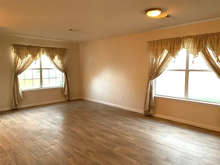 3526 George Washington Ln — Photo 6